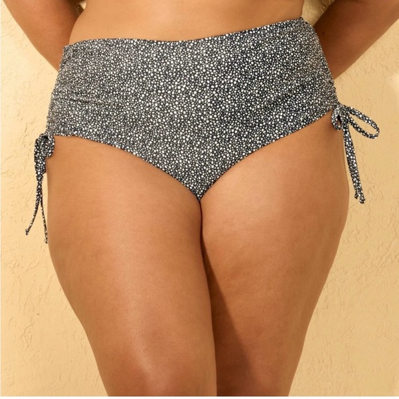 High-Waisted Black and White Swim Bottoms - Picture 1 of 3